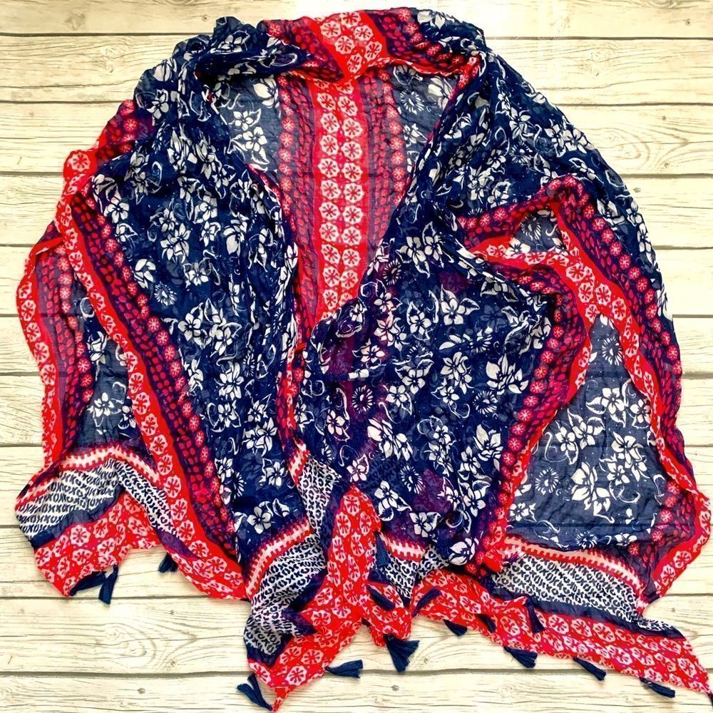 Francesca’s -Pink and blue kimono with tassels-one size